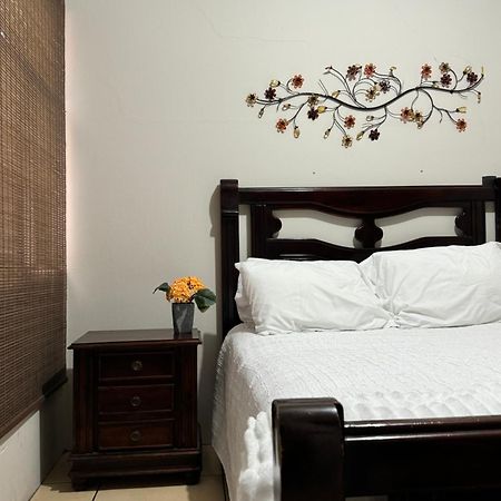 Апартаменты Amplio Apartamento, En Colonia Cerezos, Tercer Nivel Кесальтенанго Экстерьер фото